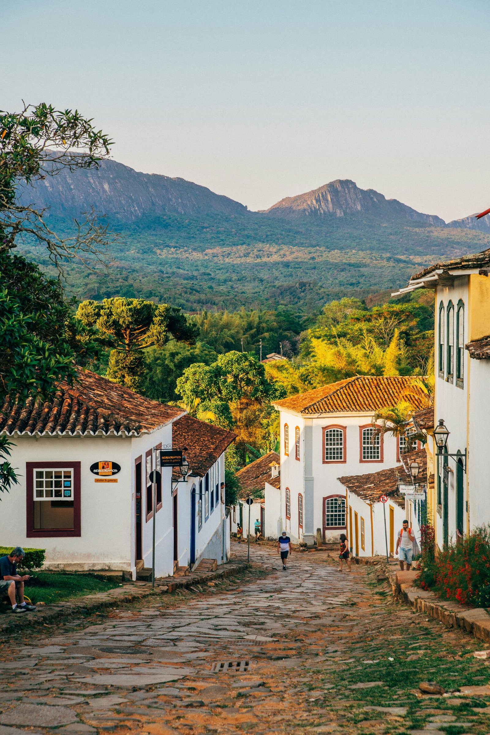 Descobrindo a encantadora Tiradentes: um destino turístico de história, beleza e gastronomia em Minas Gerais
